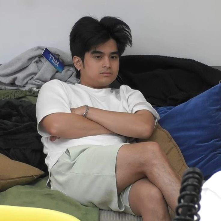 washtraces's tweet photo. Naalala ko yung mga mababaw na dahilan sa nominations way back sa OG PBB seasons.

Imagine kung housemate nila si Will:

“Kuya, 2 points po kay Will kasi kahit bagong gising siya… ang gwapo pa rin.” 😭😂

KILALANIN SI ROBLOX
#WillAshley https://t.co/XlZx01ZLhC
