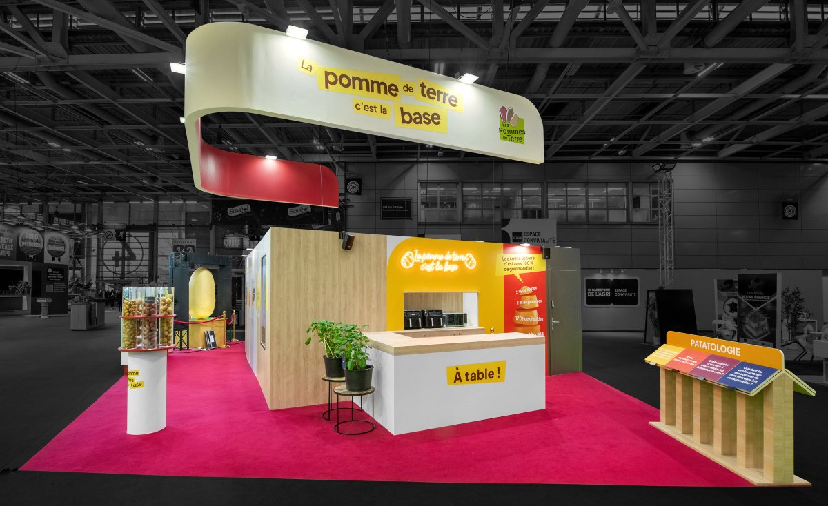 R2 Stand & Event tweet media