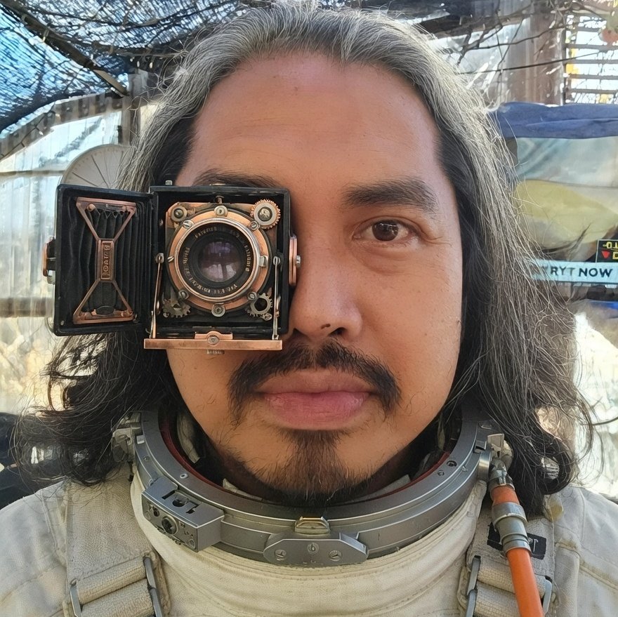 MyAsteroidHouse's tweet photo. A quick #Spelfie (Space Selfie) ... Today is beautiful day. https://t.co/SAnhEHJSex