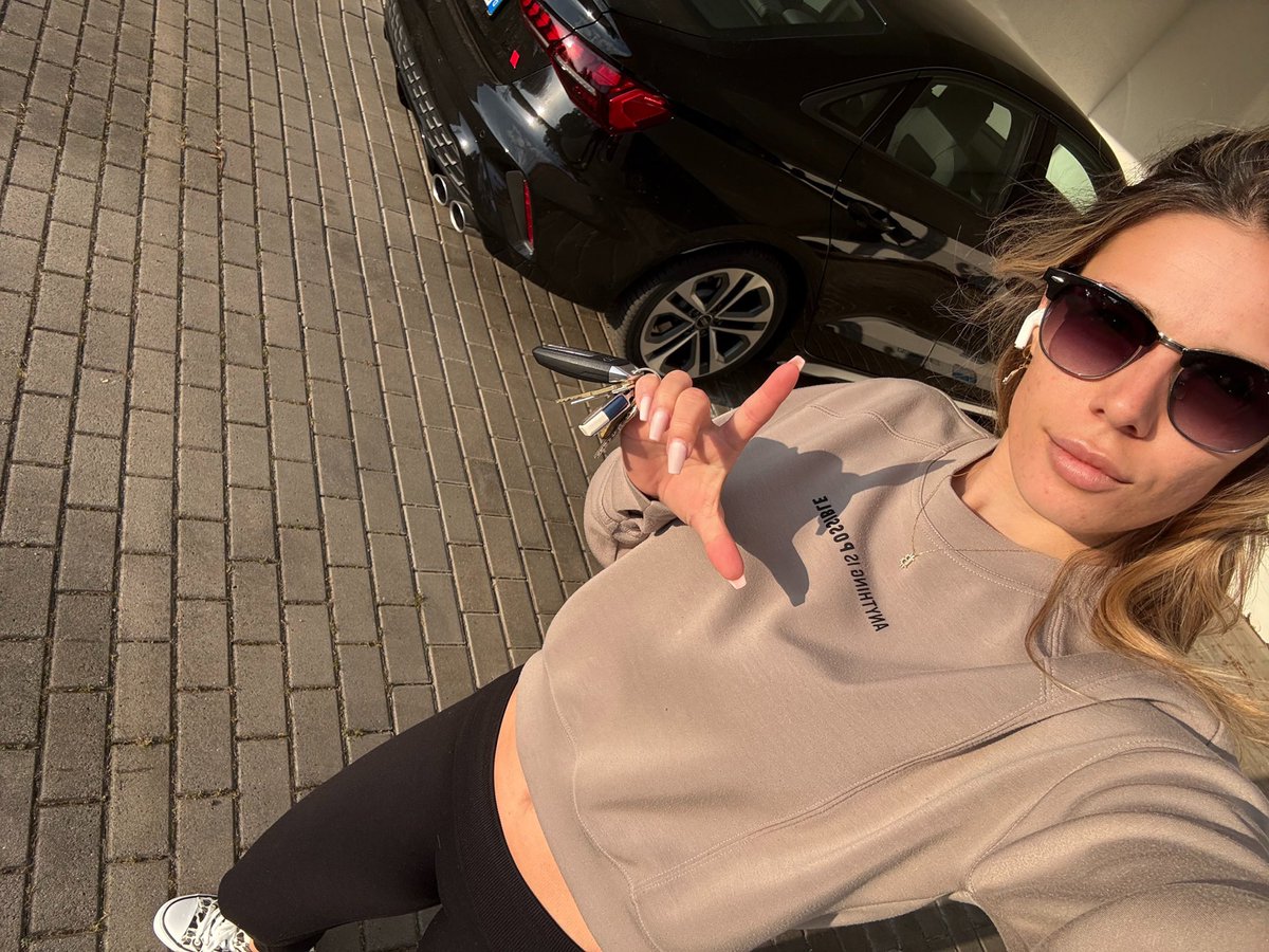 👑 Queen Lana von Win_ter 👑 tweet media