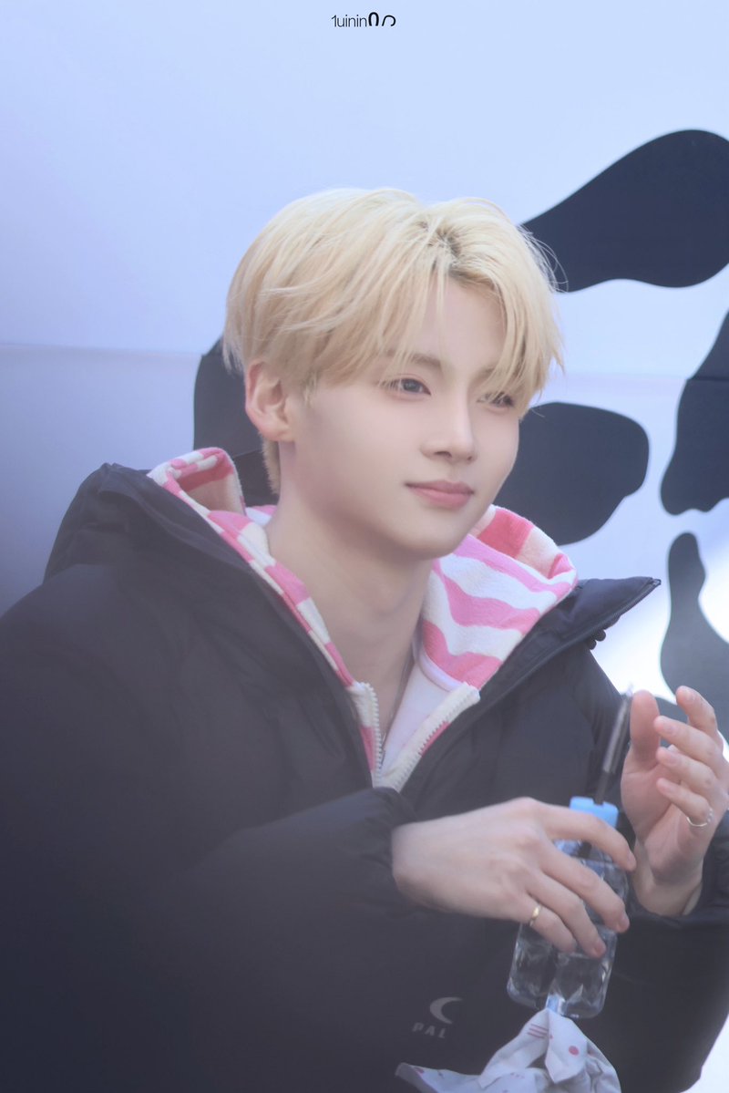 Rowan508 tweet media