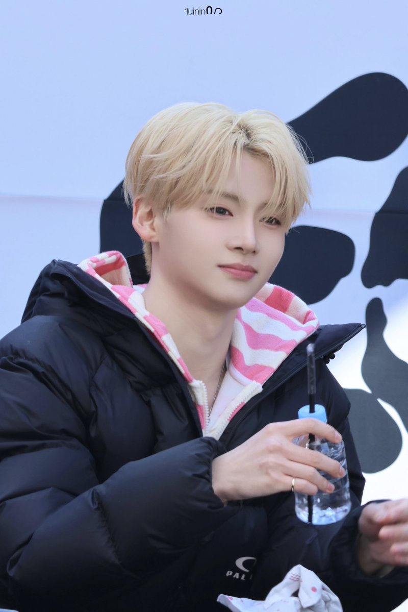 Rowan508 tweet media