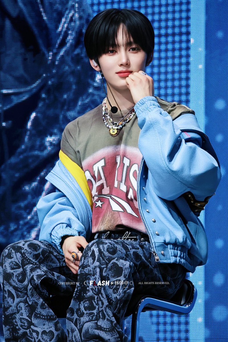 LHZ1230's tweet photo. 260309｜3rd Mini Album  Showcase
💙🤍  🥰
#LIN #린 #リン #임한중 #林韩中
#NouerA #누에라 #ヌエラ https://t.co/W8IAyDC2Ul