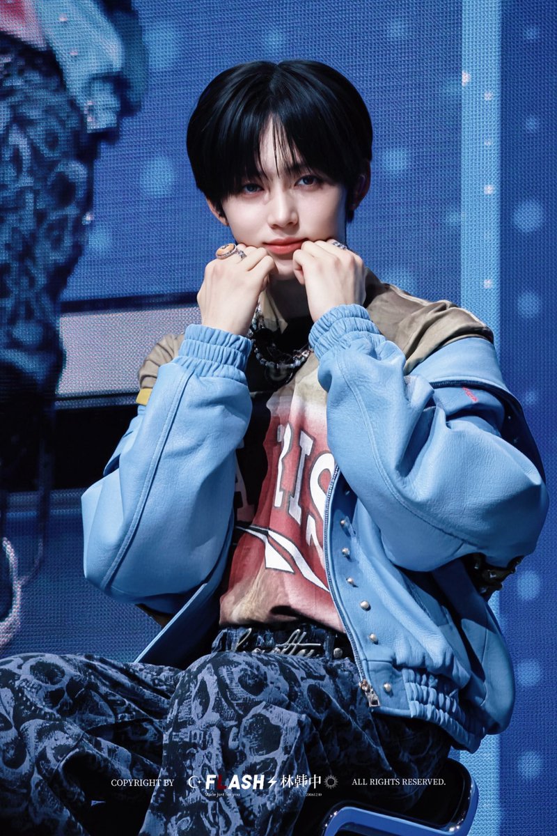 LHZ1230's tweet photo. 260309｜3rd Mini Album  Showcase
💙🤍  🥰
#LIN #린 #リン #임한중 #林韩中
#NouerA #누에라 #ヌエラ https://t.co/W8IAyDC2Ul