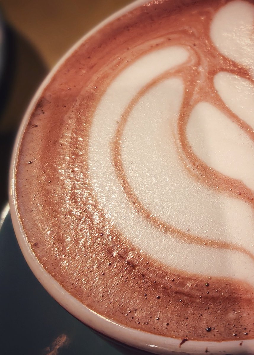 Day 68 of everyday things in fancy photos.

"Barista Art"

📸 #ShotonSnapdragon 
📱 #MotorolaEdge70