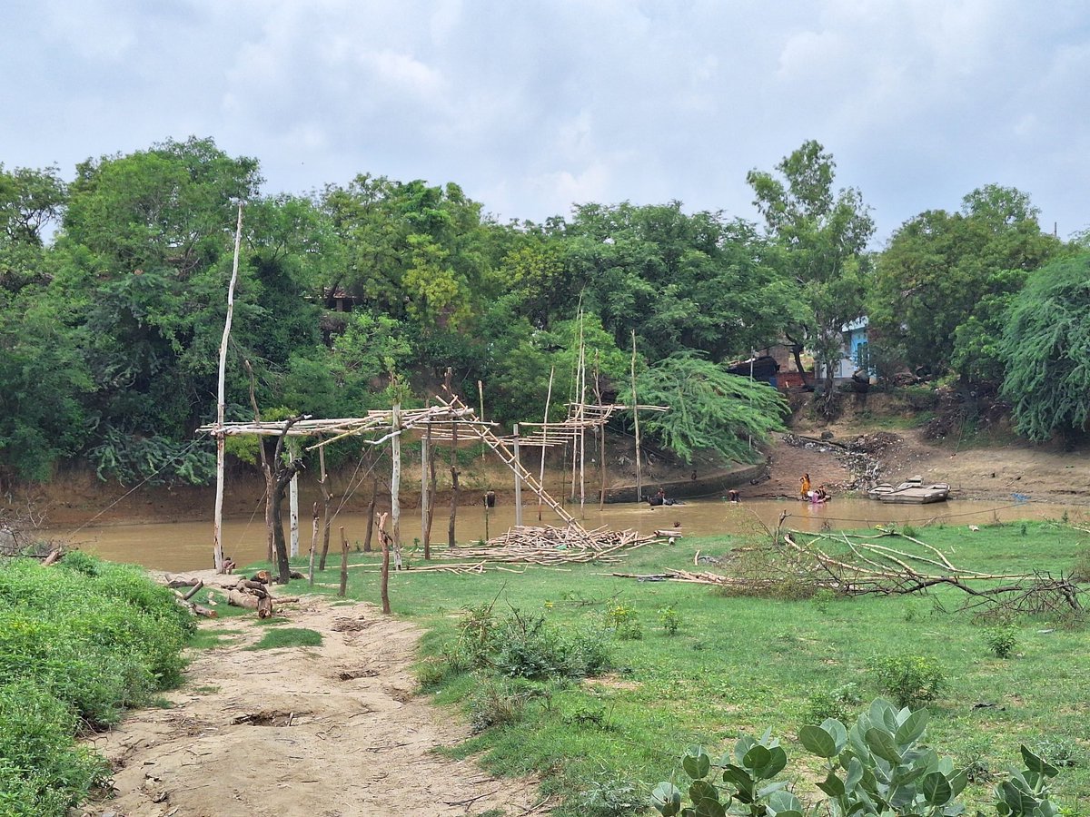 इस वक्त बहुत सारे लोगों का अकाउंट सस्पेंड हो रहा। थोड़ी बहुत सावधानी से ऐसा होने से बचा जा सकता है। हालांकि कई बार चीजें नहीं पता होती, किसी के साथ भी ऐसा हो सकता है। कुछ सावधानियां...

कंटेंट ऐसा न लिखें, जो मिसलीड करता हो। मतलब एप्पल माने सेब होता है और आप केला कह रहे।