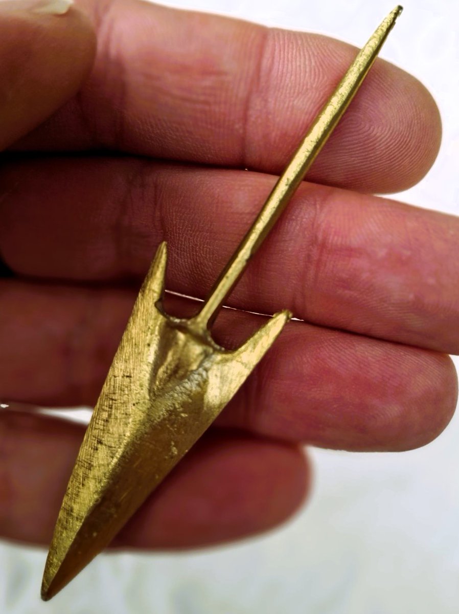 koryvantes's tweet image. NEW RECONSTRUCTION: #Cretan #Bronze #Arrowhead (Type IA5) Proud of the latest #Koryvantes project on the iconic Cretan barbed #arrowhead, long linked with mercenary archers across the Mediterranean, reconstructed with historical accuracy through #experimentalarchaeology