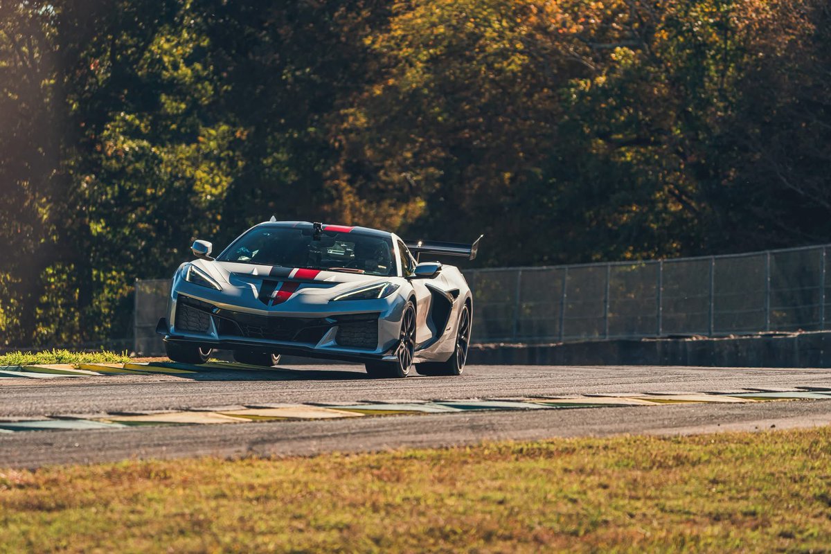 VIRginia International Raceway tweet media