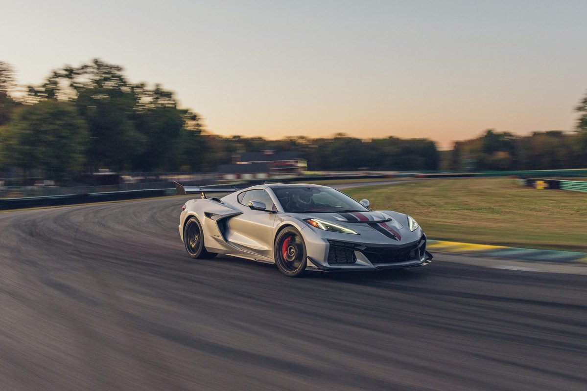 VIRginia International Raceway tweet media