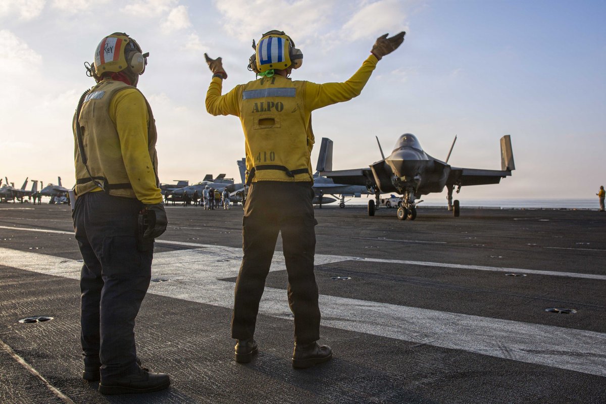 U.S. Marines tweet media