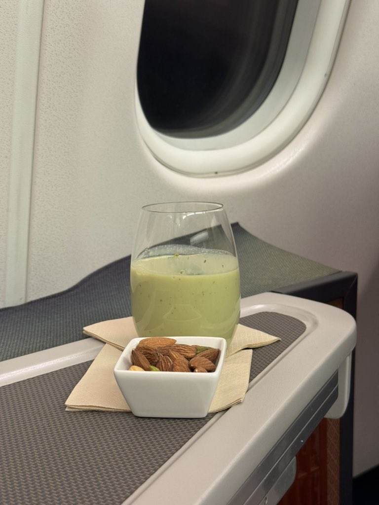 88888Human tweet media