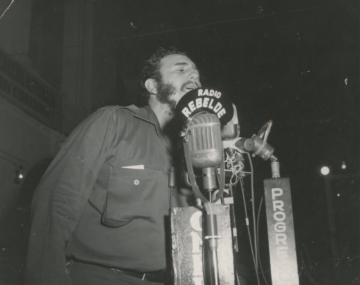 #FidelCastro preside una concentración popular en la avenida Michelson en Santiago de Cuba, el 11 de marzo de 1959

fidelcastro.cu
#100AñosConFidel #Cuba #Revolución #FidelCastro #SomosCuba #SomosContinuidad #RevoluciónCubana