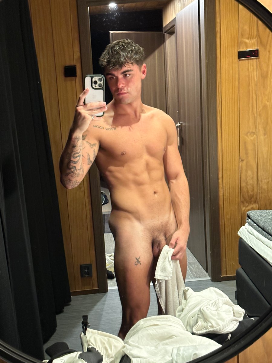 Rhettland tweet media