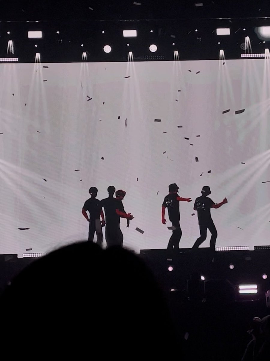 mababyod's tweet photo. ชั้นคิดถึงผู้ชาย5คนนี้บนเวทีจังㅠㅡㅠ https://t.co/PrgfI7JceE