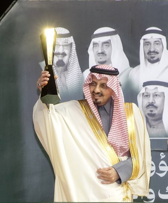 عايش البطي tweet media