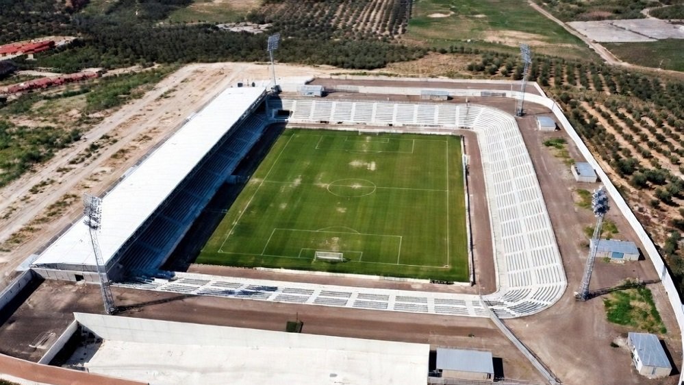 Estadio Municipal de La Victoria, Jaén, Andalucía.
Pictured in 2003.
espanaestadios.com/2019/01/11/jae…
