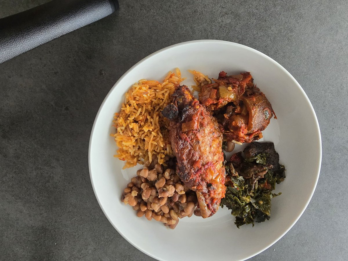 mz_dewa's tweet photo. One thing I have enjoyed on my weightloss journey is eating proper food. 
I have not cut out carbs, will never . 
It has taken me 5 months if counting by a stretch to lose 13kg. I don’t care how long it takes . I eat at least 2 -3 times a day.  

I have 10-14kg to get back to my pre pregnancy weight. I don’t check the scale as it’s really useless for me.