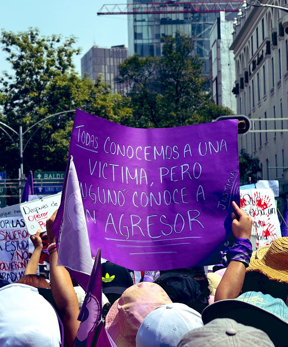 andie_nr's tweet photo. #DíaInternacionalDeLaMujer ✊🏼⛓️‍💥🟣 | Mi primera vez cuando…

Recibí acoso sexual tenía 13 años, y mi cuerpo de niña se estaba desarrollando. No lloré, no le dije a nadie, solo me invadió una terrible incomodidad cuando escuché (alto y claro) lo que un adulto decía sobre mi cuerpo. 
- Anónimo

#NiUnaMás #PorYParaTodas #8M #MarchaFeminista2026 #MareaVioleta