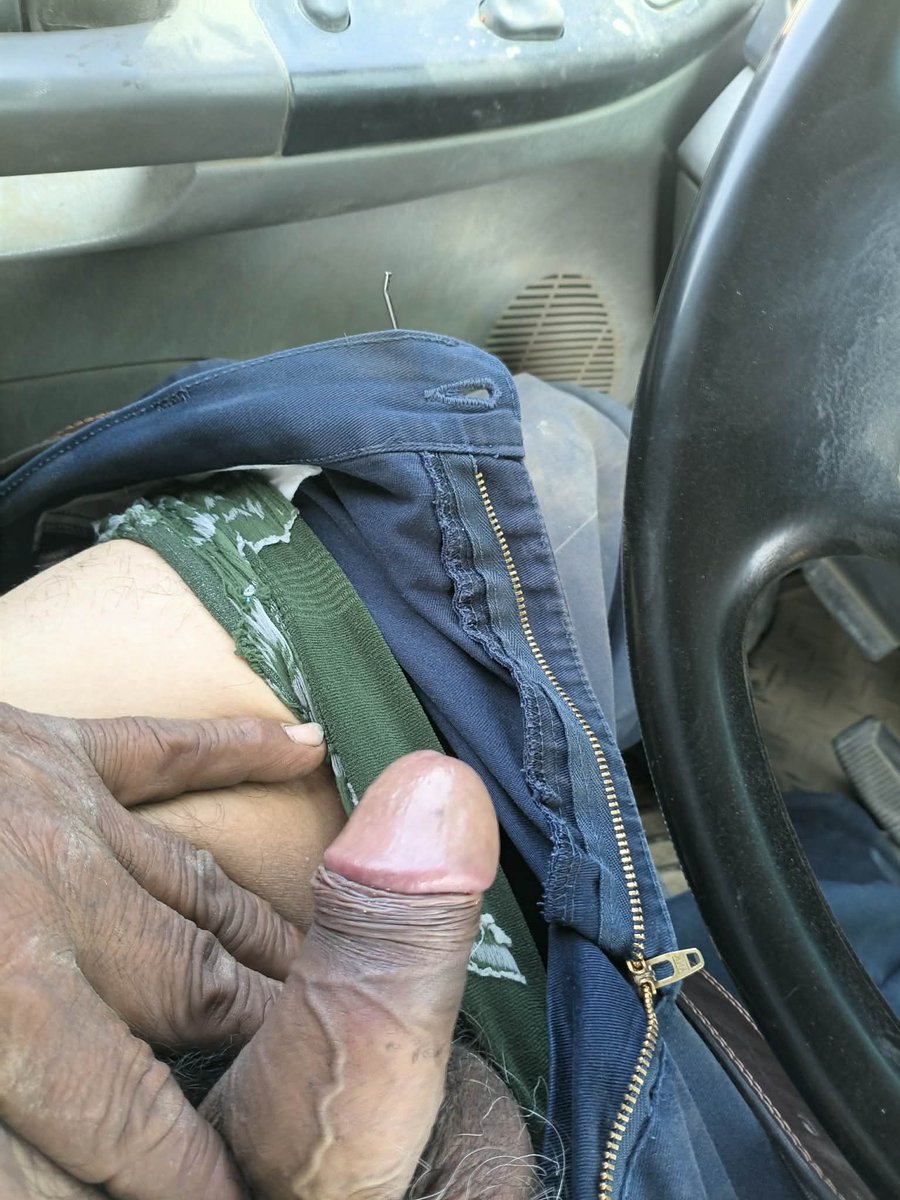 edua50717's tweet photo. Maduro ranchero, no la tiene grande pero es muy caliente. Quieres verlo masturbándose? https://t.co/fxRtVwPq86