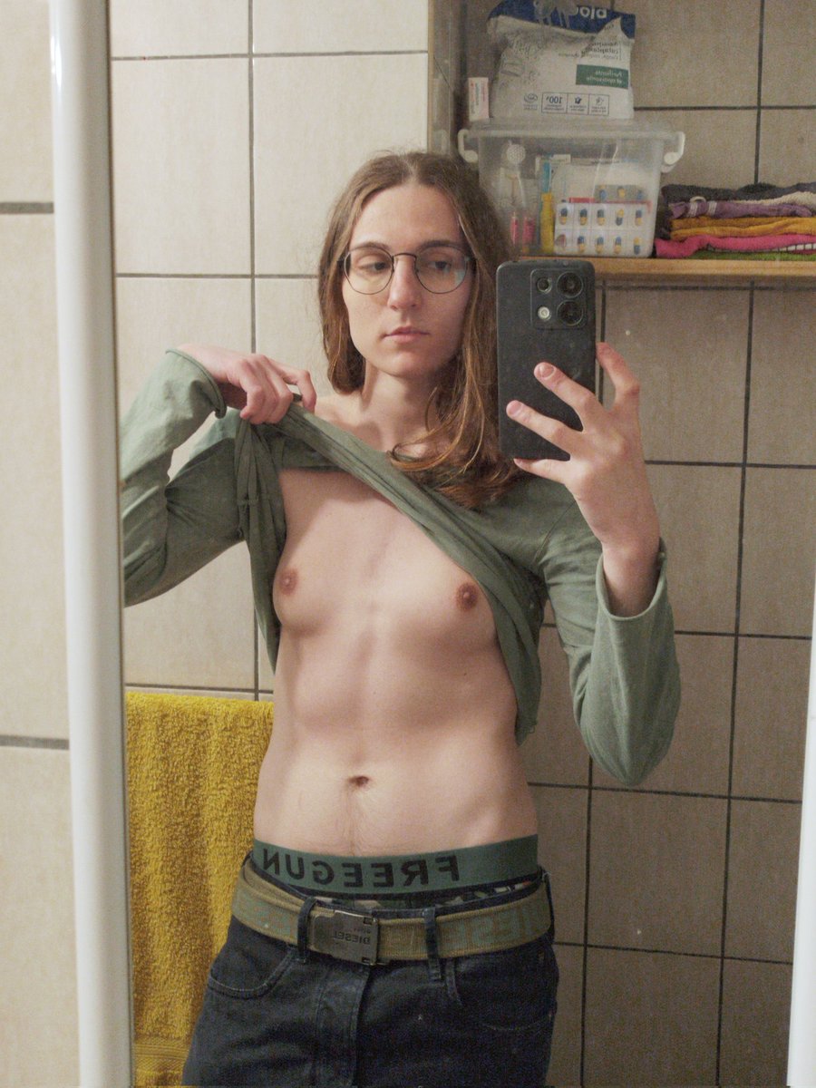 liz 🦎 trans identified femcel tweet media