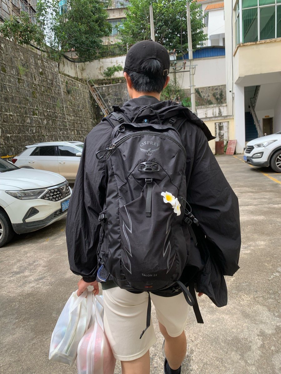 真相财经 tweet media