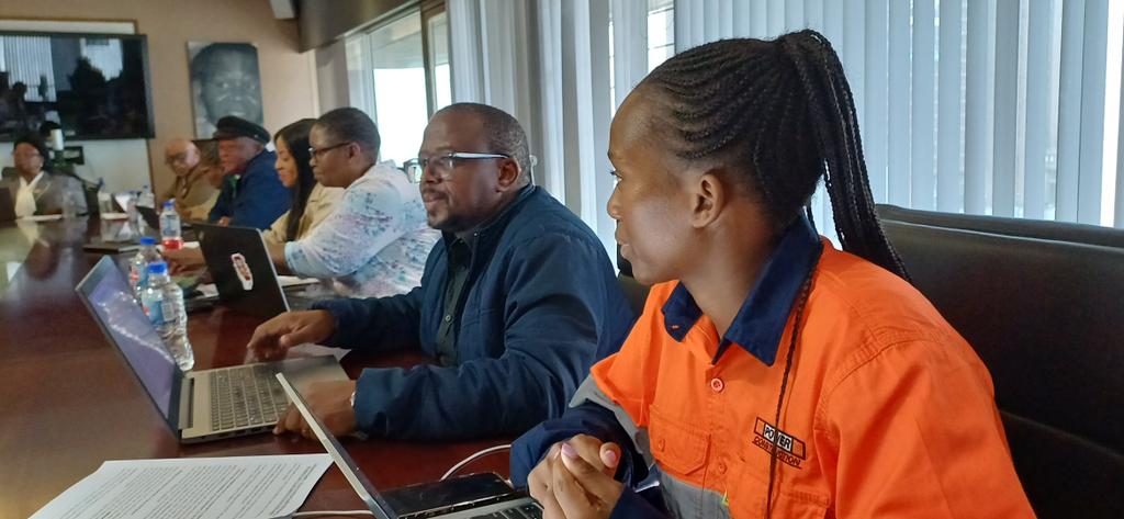 _cosatu's tweet image. #COSATU holds a meeting with the Department of Social Development, with Minister Tolashe and her departmental team 
#SocialProtection #SocialDevelopment #ClassStruggle #GenderEquality #GenderStruggles