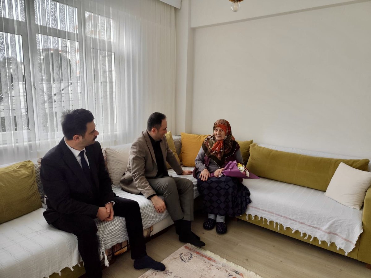 Şehit Annelerimizi Valiliğimiz adına ziyaret ettik. Hâl ve hatırlarını sorduk, dualarını aldık. Aziz Şehitlerimizi rahmet ve minnetle anıyorum.