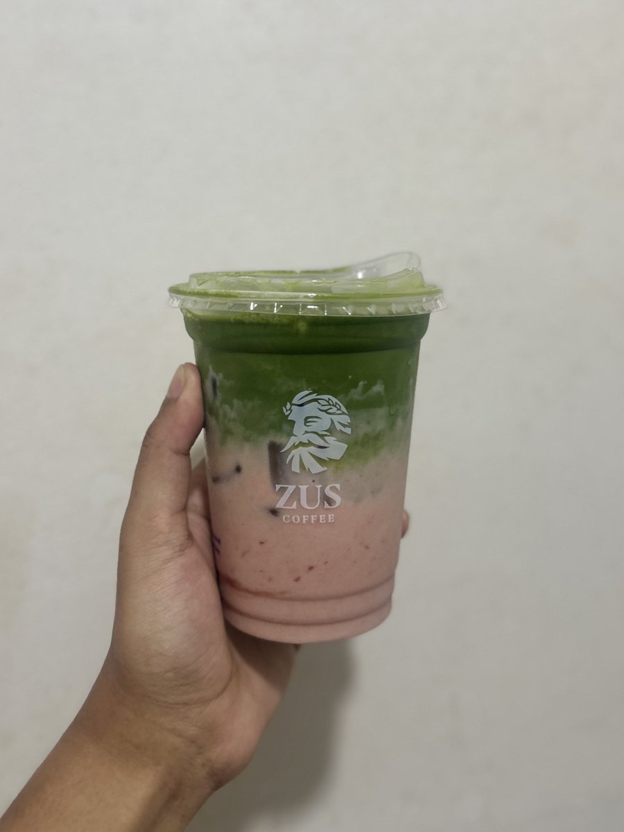 Montra01's tweet photo. Life is better with a matcha in hand 🤭 https://t.co/iGnhKPpcwj
