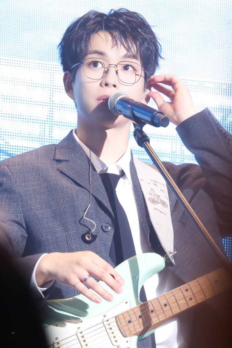 𝖲𝗉𝗋𝗈𝗎𝗍. tweet media