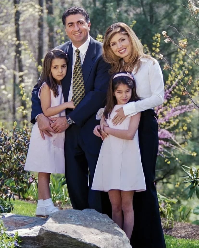 اگر این توئیت رو می بینی یک #KingRezaPahlavi منشن کن
اینم بزنی عالی میشه
تنبلی نکن ۱۰ ثانیه زمان میبره 
#RezaPahlaviForIran