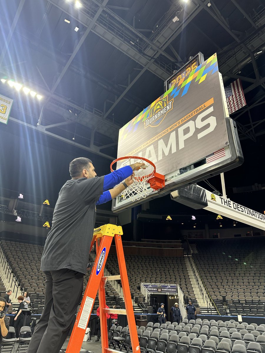 Basketball Outliers tweet media