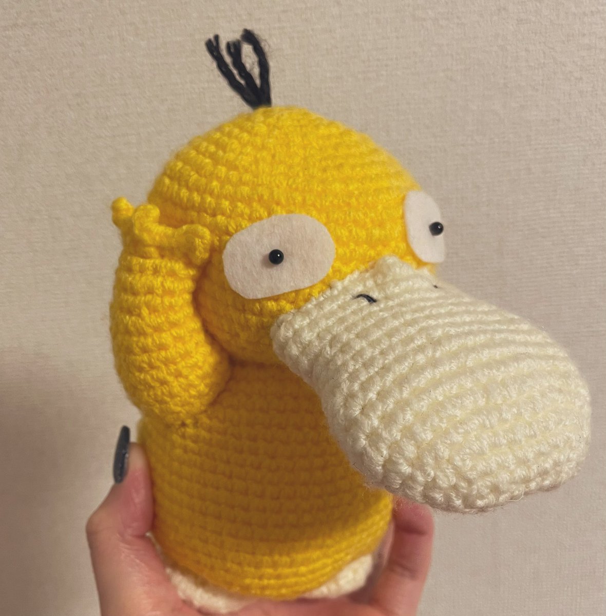 _i_to__'s tweet photo. 制作期間5日かかったけどはじめてのあみぐるみ( ˘꒳˘  )

大好きなコダックを作りました·͜· ︎︎ᕷ

#編み物好きさんと繋がりたい 
#編み物好きな人と繋がりたい
#かぎ針編み https://t.co/DgFDmiIOh1