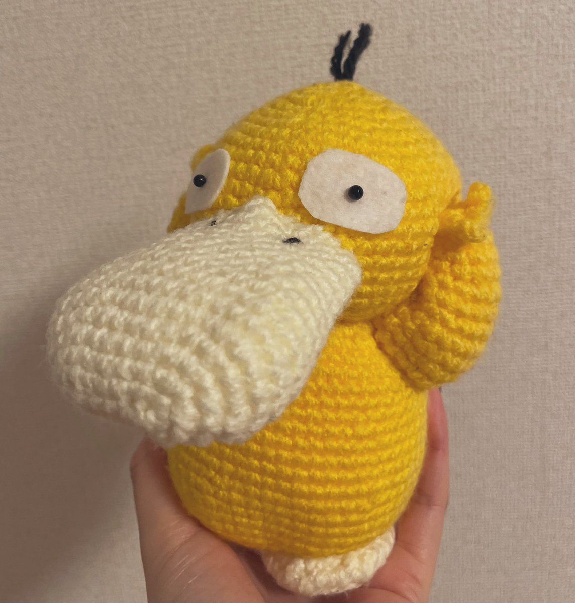 _i_to__'s tweet photo. 制作期間5日かかったけどはじめてのあみぐるみ( ˘꒳˘  )

大好きなコダックを作りました·͜· ︎︎ᕷ

#編み物好きさんと繋がりたい 
#編み物好きな人と繋がりたい
#かぎ針編み https://t.co/DgFDmiIOh1
