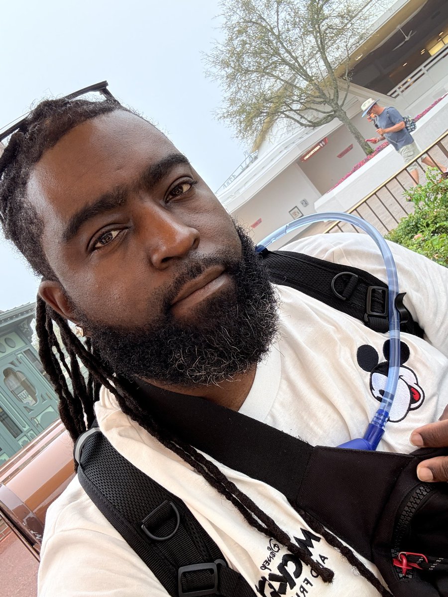 p_kicks23's tweet image. Today’s on 👣 from  your friendly neighborhood mailman 📬

Today’s Park is Magic Kingdom 

Nike Vomero Plus
Color: Black/Anthracite
Style Code: IO4482-002
Release Date: February 25, 2026
Price: $180

#sneakerhead #YourSneakersareDope #sneakerfiles #sneakeradmirals #kotd #Nike