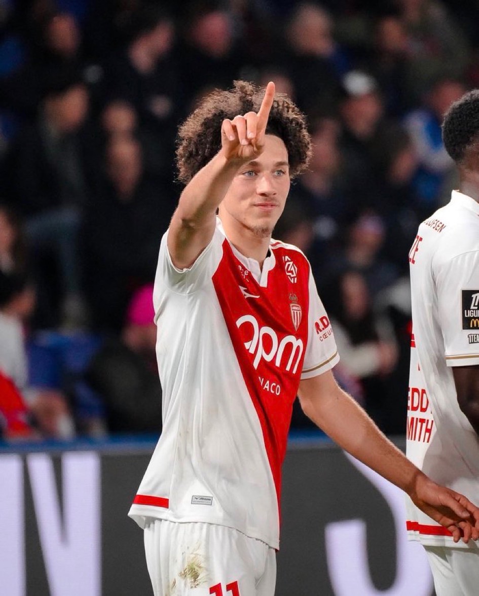 SimplyUtd's tweet photo. 🚨 𝐁𝐑𝐄𝐀𝐊𝐈𝐍𝐆!

Manchester United have joined the race to sign Maghnes Akliouche.

[@GraemeBailey] https://t.co/vxhoT2aAVz