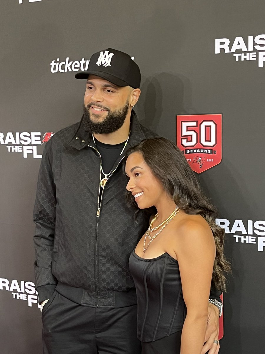 rock riley tweet media