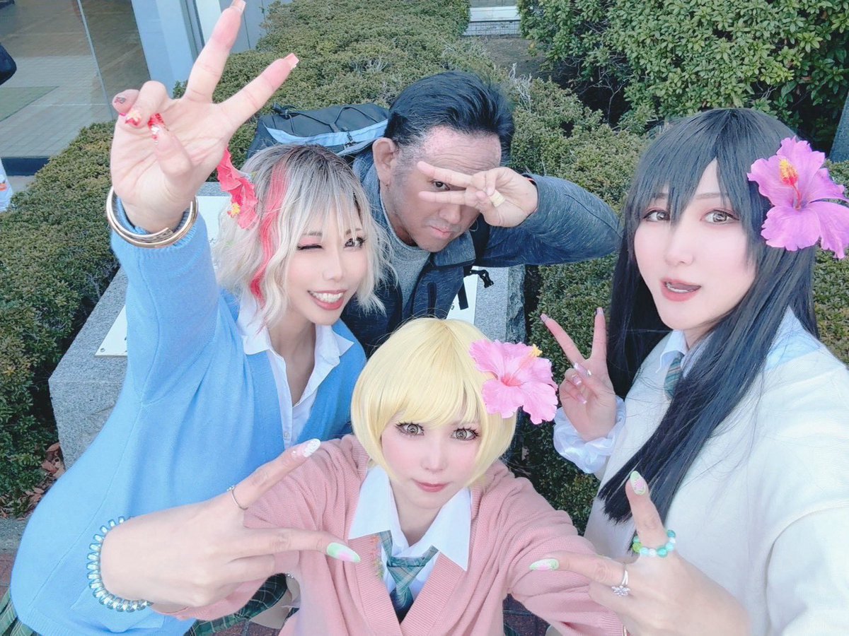 しおん tweet media