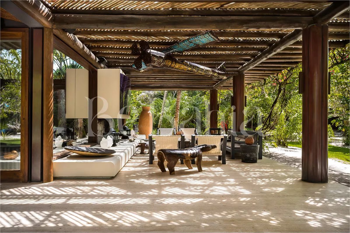 Veja como é casa de luxo em Trancoso usada por Daniel Vorcaro 
Mansão no sul da Bahia tem 40 mil metros quadrados e 12 suítes