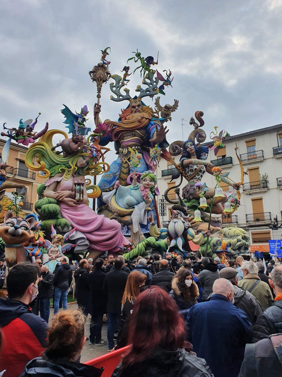 FallasArt's tweet photo. We are porting a 100-year-old tradition from Valencia directly to Solana. The "Ninots" are our art, and the "Cremà" is our purification. We don't just trade tokens; we create legends. 🔥 #FallasArt #Valencia2026 #Solana https://t.co/AxdxBDeDUD
