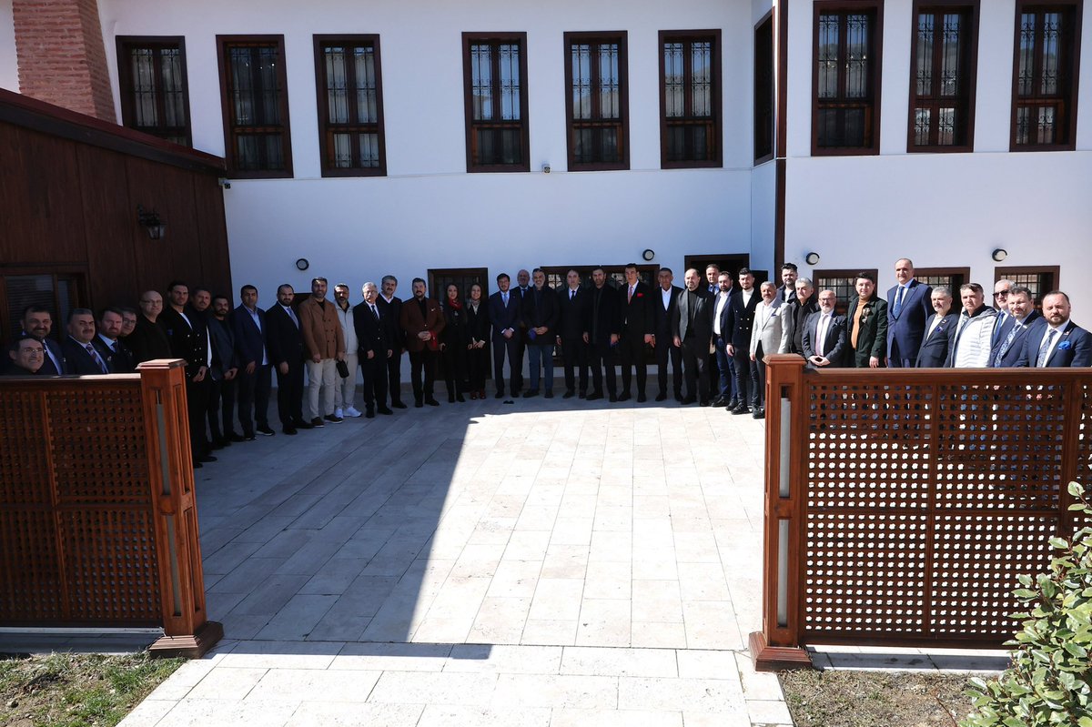 Tokat Belediye Başkanımız Sayın Mehmet Kemal Yazıcıoğlu’nu misafirlerim olarak Tokat’a gelen Kıymetli ASKON YK üyelerimizle birlikte makamında ziyaret ettik.

Gerçekleştirdiğimiz görüşmede;Tokat’ın sanayi ve ticaret potansiyeli, şehrimizin katma değerini artıracak yatırımlar,