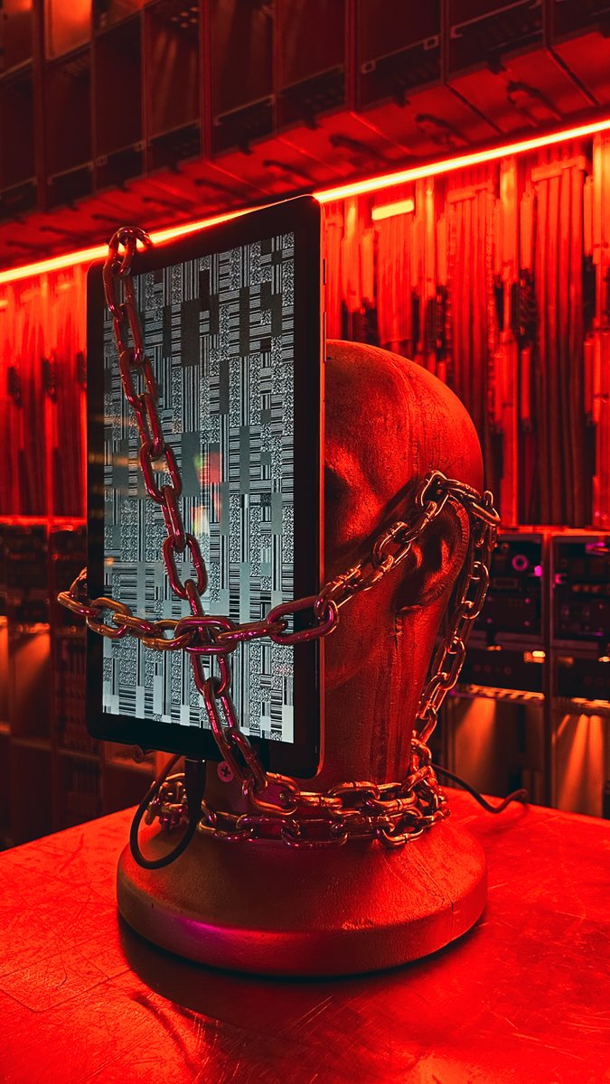 ₵ɆɃØⱠΛИĐɆⱤ tweet media