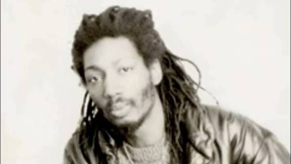 warrns160's tweet image. D'autres pionniers du Reggae Français :
Typical Fefe
Don Lickshot (1964-2012 🙏🏿🕊️)
Tiwony
Polino

#Ragga
#SoundSystem