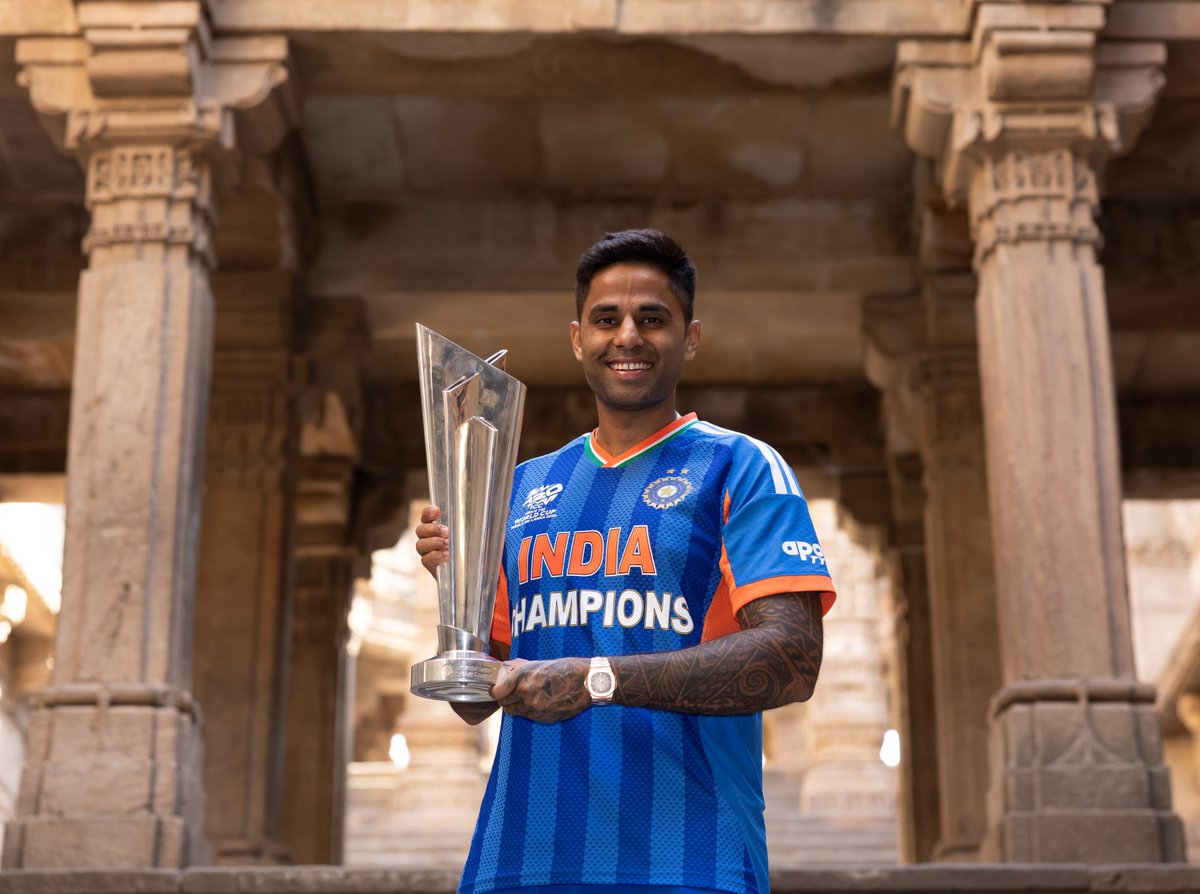 T20WorldCup's tweet photo. 𝐅𝐑𝐀𝐌𝐄𝐃 𝐈𝐍 𝐇𝐈𝐒𝐓𝐎𝐑𝐘 🏆

Suryakumar Yadav with the coveted prize of India’s #T20WorldCup triumph 🇮🇳 https://t.co/15RXt6cdkz