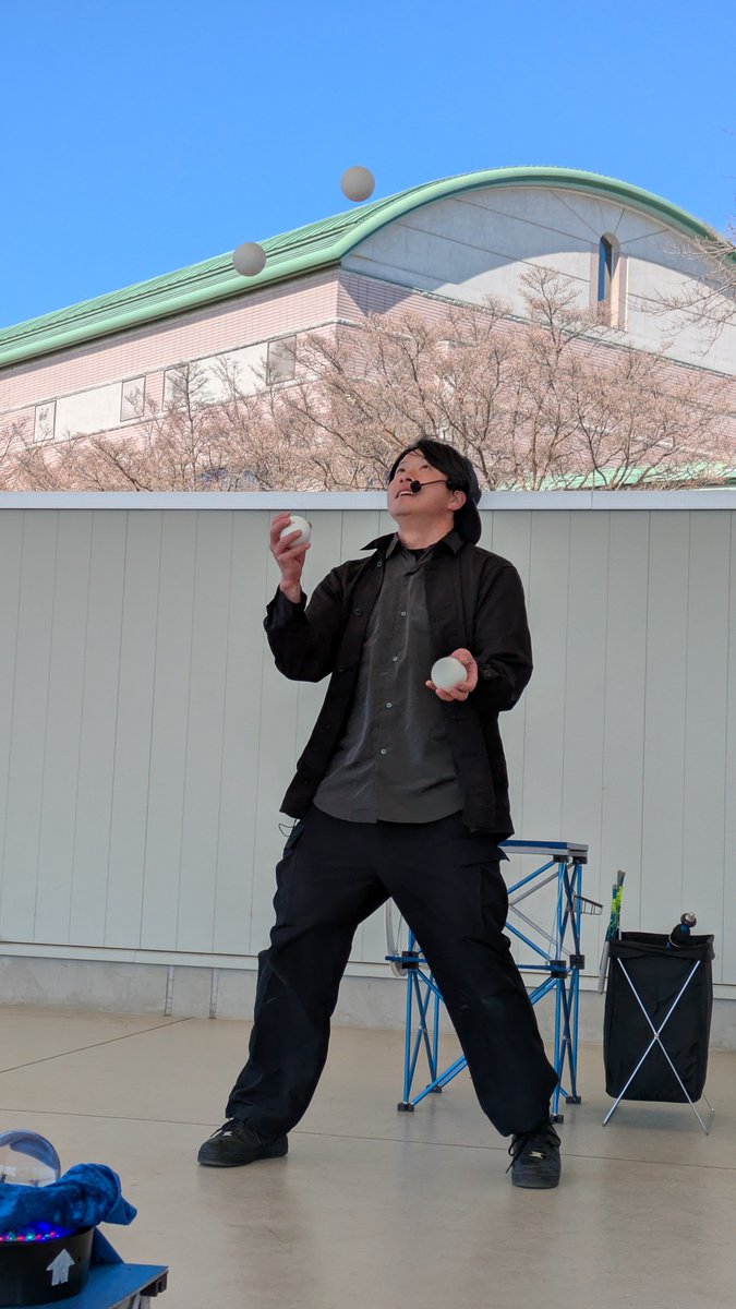 megkaito's tweet photo. はじめましての時雨さん

すごい技の連続で、最初から最後までずっと楽しかった！
シュガビタの選曲もよき。
技もすごいけど、あたたかい空気作るのうまい。ディアボロすきが伝わってくる。
また見に行きたいな。 https://t.co/pBcyKrBDvR