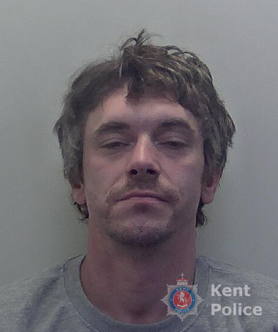 Kent Police Dover tweet media