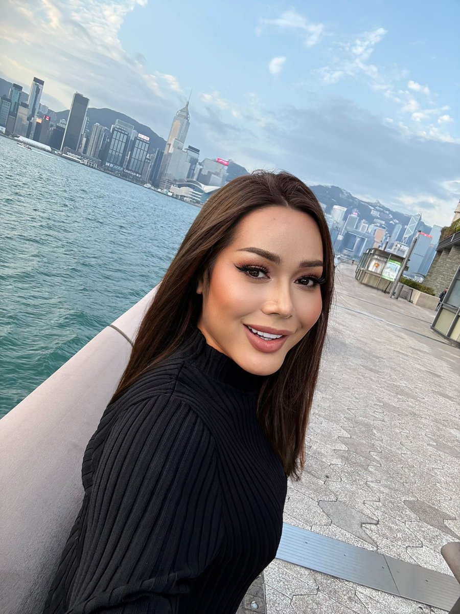 mona tweet media