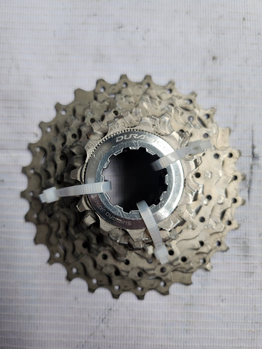 Islan Hata tweet media