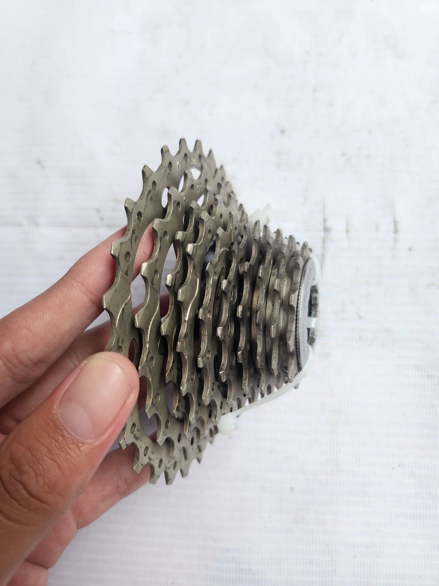 Islan Hata tweet media