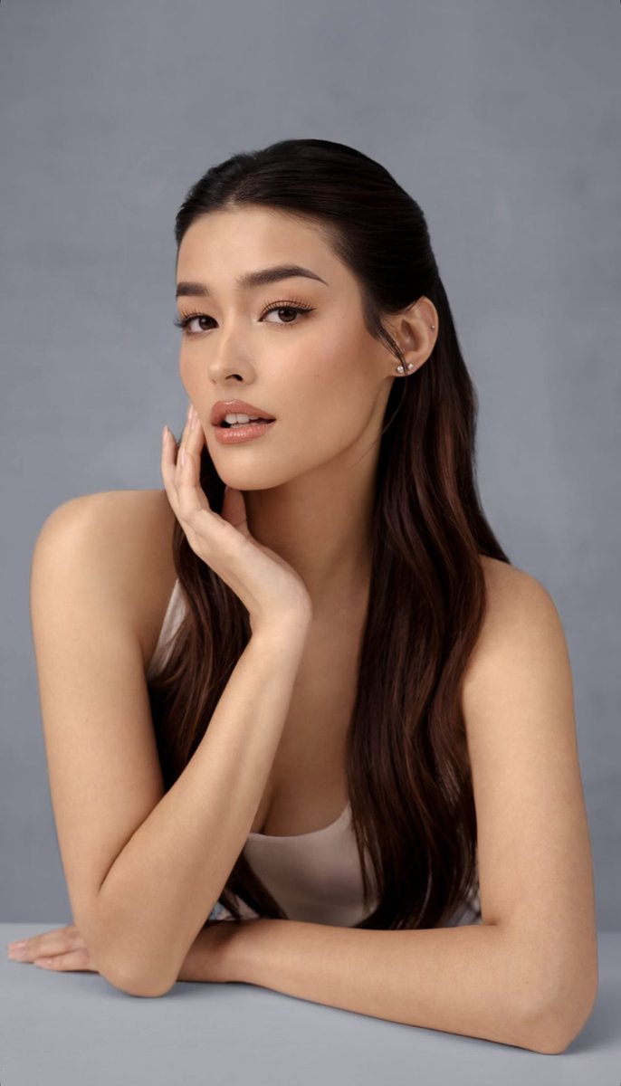 LIZAnianz's tweet photo. The glow is real. ✨

@lizasoberano | #LizaSoberano
@met_tathione https://t.co/uCTyvhcTbQ