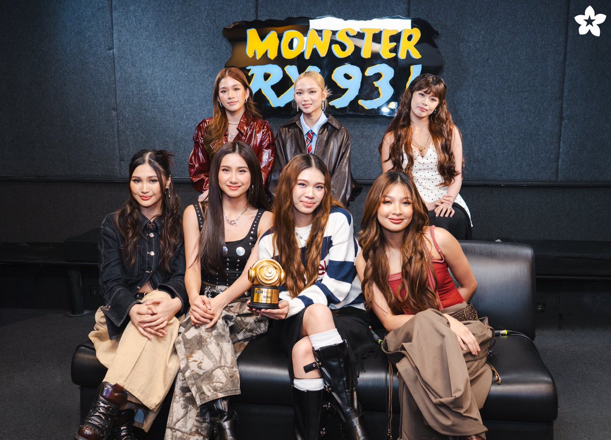Walang tulad sa tamis ng unang kilig… kwentuhan at pa-sample sa <a href="/RX931/">Monster RX93.1</a>! 🥰📻

Honored to receive the #MonsterMusicAwards P-Pop Artist of the Year!🏆 Maraming salamat sainyong lahat!

BINI ALL OUT KILIG
#BINI #BINIBackAtMonsterRX931 #BINI_UnangKilig